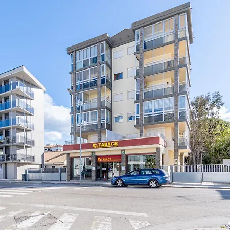 Appartement Est1-spaciouss In The Beach, Bbq, Downtonwn, Parking, Fast Wifi Fibre Roses